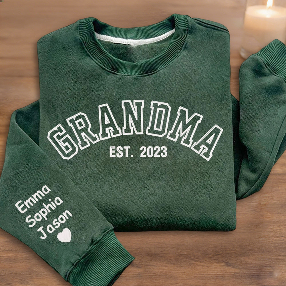 Personalized Grandma Embroidered Sweatshirt Hoodie – Custom Grandkids’ Names, Perfect Gift for Mom or Grandma